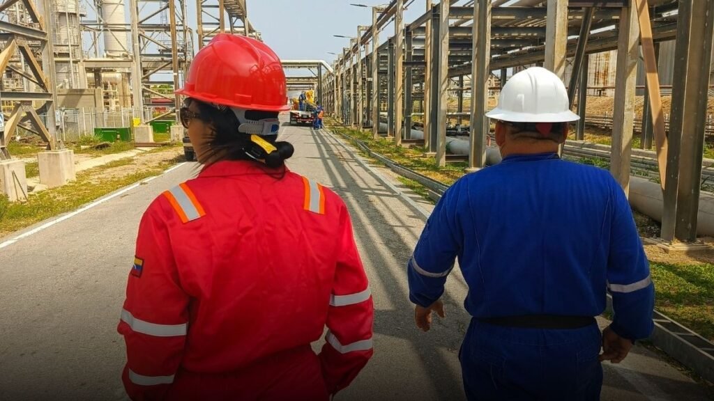 Jasa Pengurusan Izin Migrasi WNA untuk Tinggal dan Bekerja di Indonesia
